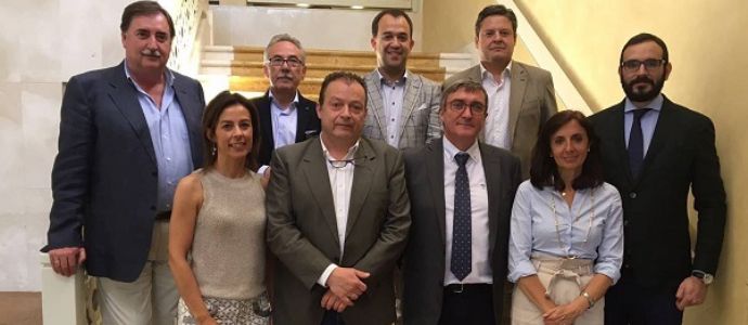 Farmacuticos y empresarios de la farmacia unen esfuerzos en defensa de la profesin en Castilla-La Mancha